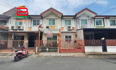 出售 4 卧室 联排别墅 在 Khlong Sam Wa, 曼谷