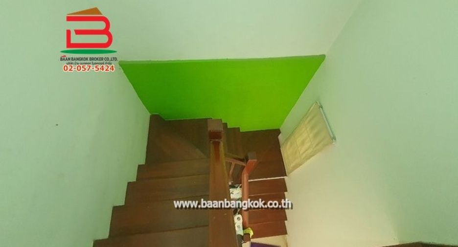 Reihenhaus zum Kauf mit 4 Zimmer in Khlong Sam Wa, Bangkok