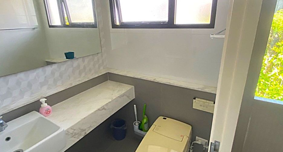Haus zur Miete mit 5 Zimmer in Bang Phli, Samut Prakan