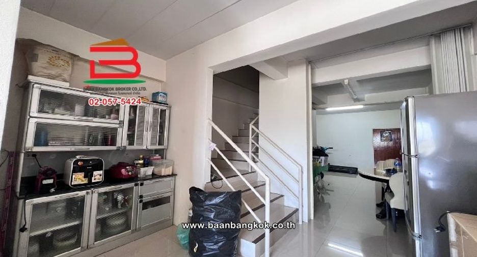 Gewerbefläche zum Kauf mit 4 Zimmer in Lam Luk Ka, Pathum Thani