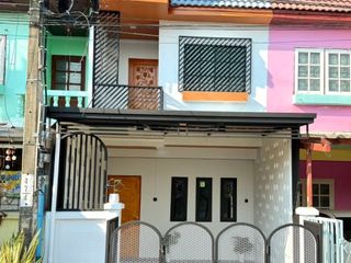 For sale 2 bed townhouse in Lat Krabang, Bangkok