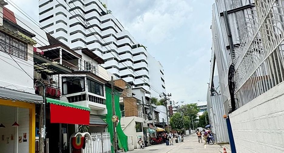 For rent 10 ベッドルーム retail Space in Khlong Toei, Bangkok