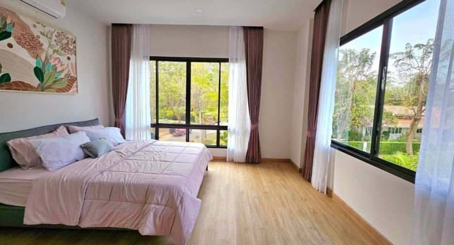 For rent 4 bedrooms house in Mueang Chiang Mai, Chiang Mai