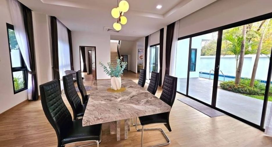 For rent 4 bedrooms house in Mueang Chiang Mai, Chiang Mai