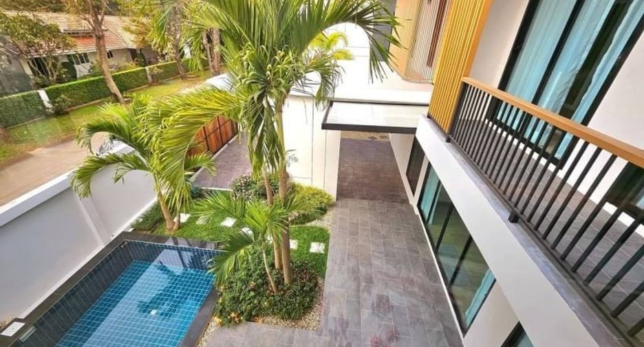 For rent 4 bedrooms house in Mueang Chiang Mai, Chiang Mai