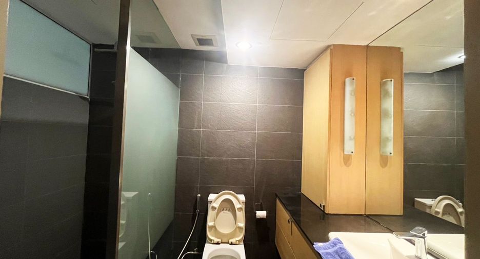 For sale 1 Beds condo in Khlong Toei, Bangkok