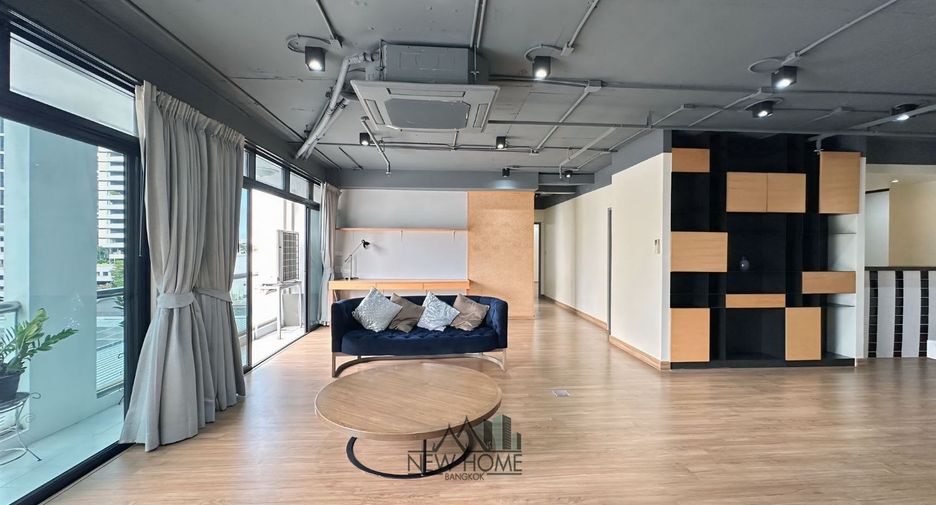 For rent 3 bedrooms condo in Watthana, Bangkok