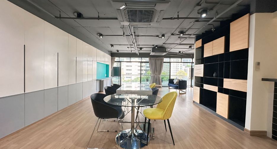 For rent 3 bedrooms condo in Watthana, Bangkok