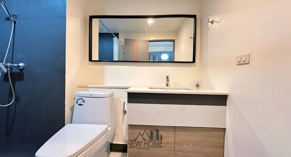 For rent 3 bedrooms condo in Watthana, Bangkok