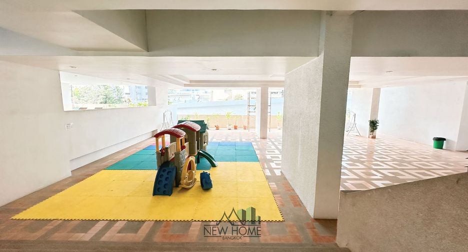 For rent 3 bedrooms condo in Watthana, Bangkok