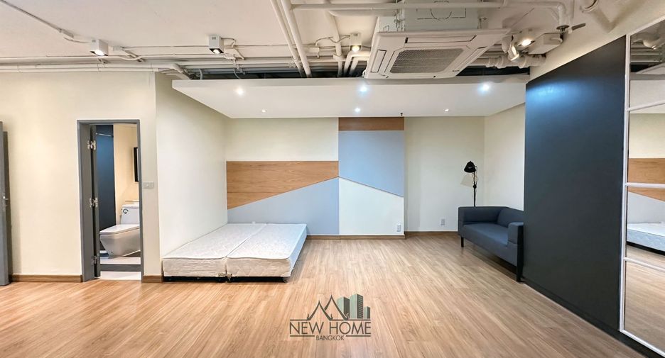 For rent 3 bedrooms condo in Watthana, Bangkok