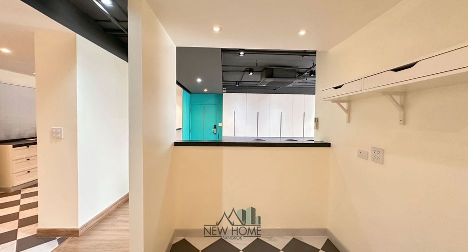 For rent 3 bedrooms condo in Watthana, Bangkok