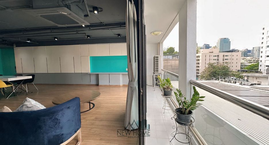 For rent 3 bedrooms condo in Watthana, Bangkok