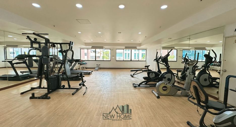 For rent 3 bedrooms condo in Watthana, Bangkok