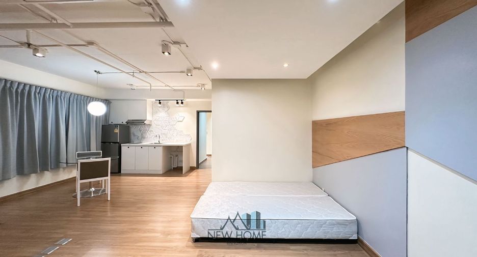 For rent 3 bedrooms condo in Watthana, Bangkok