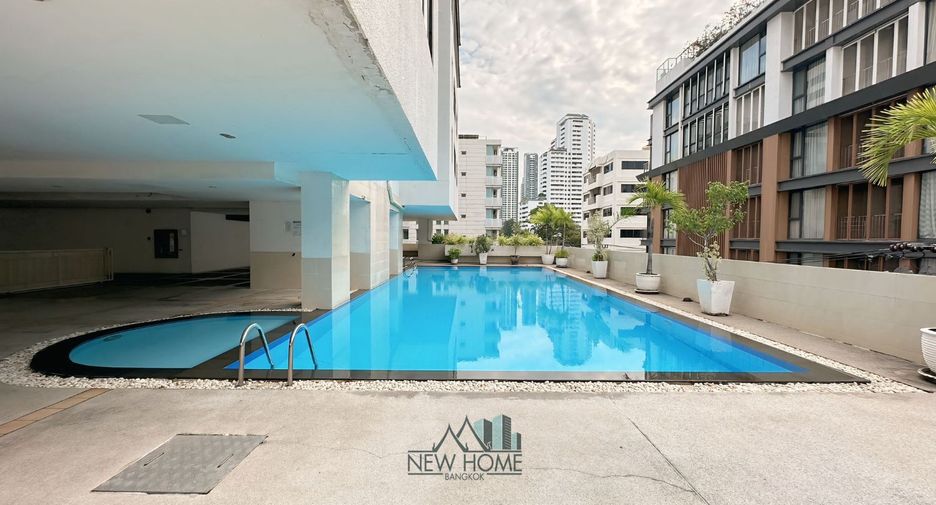 For rent 3 bedrooms condo in Watthana, Bangkok