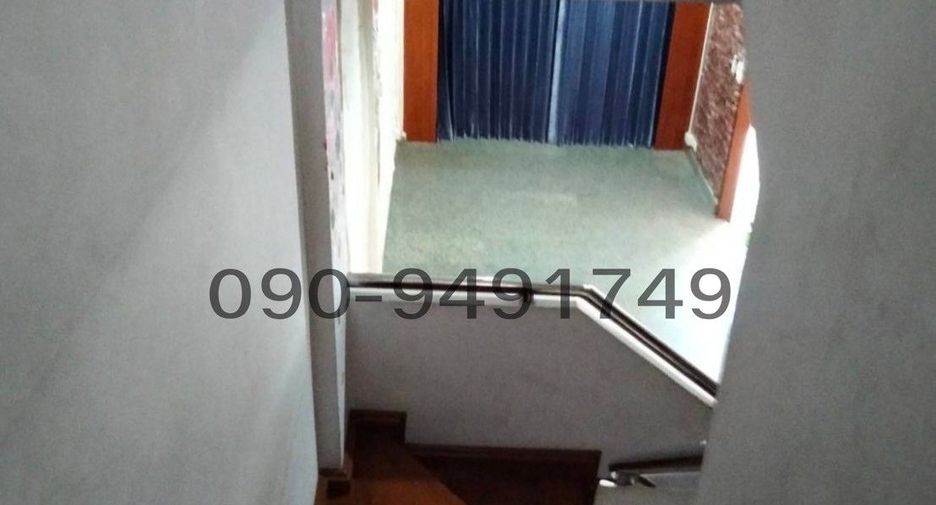 Casa adosada en alquiler de 4 habitaciones en Rat Burana, Bangkok