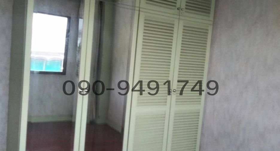 Casa adosada en alquiler de 4 habitaciones en Rat Burana, Bangkok