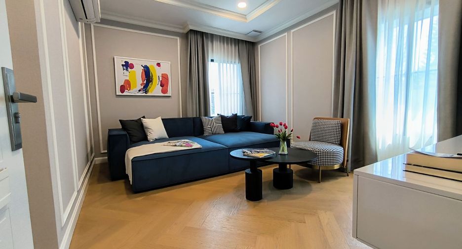For sale 4 bedrooms house in Saphan Sung, Bangkok