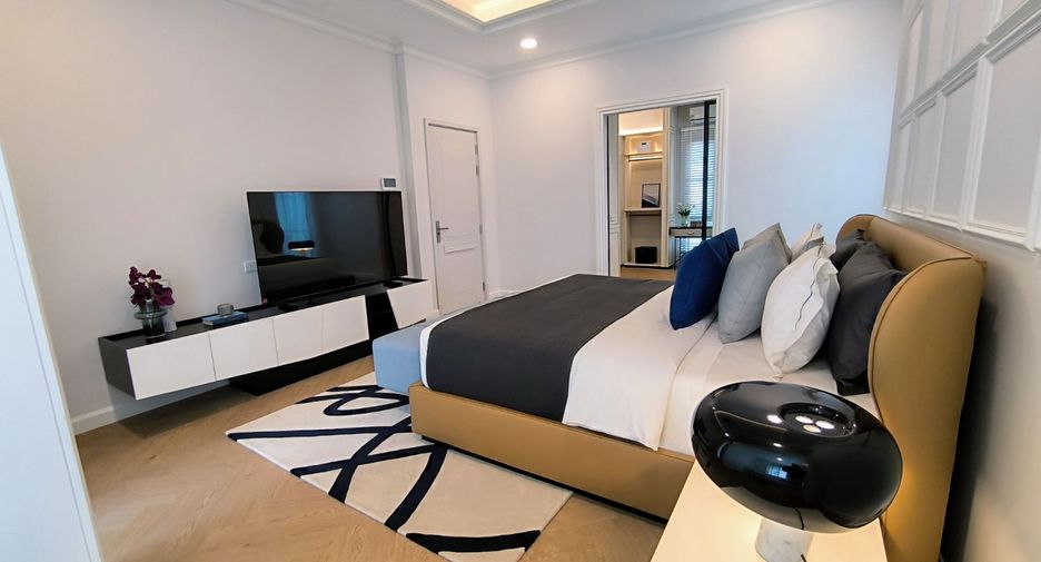 For sale 4 bedrooms house in Saphan Sung, Bangkok