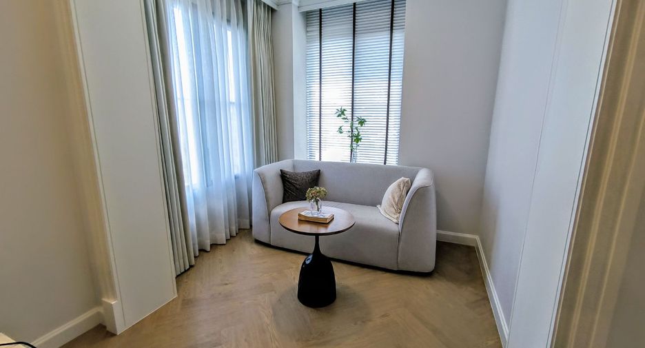 For sale 4 bedrooms house in Saphan Sung, Bangkok
