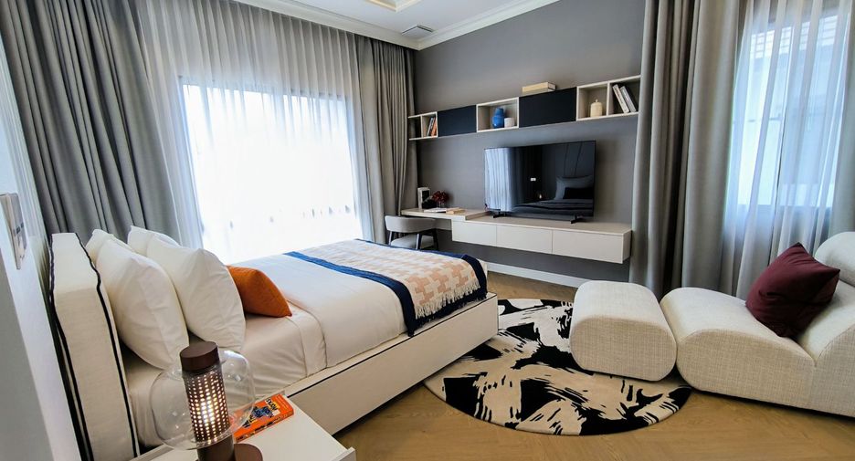 For sale 4 bedrooms house in Saphan Sung, Bangkok