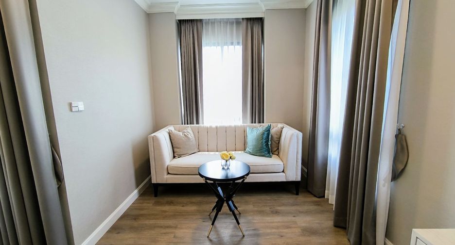 For sale 4 bedrooms house in Saphan Sung, Bangkok