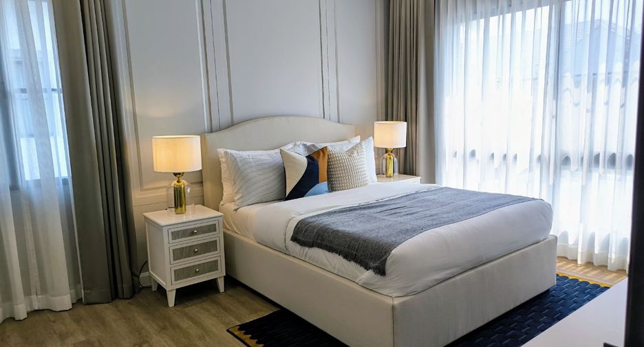 For sale 4 bedrooms house in Saphan Sung, Bangkok