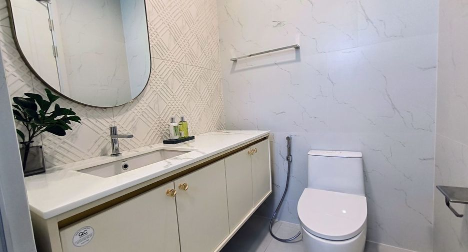For sale 4 bedrooms house in Saphan Sung, Bangkok