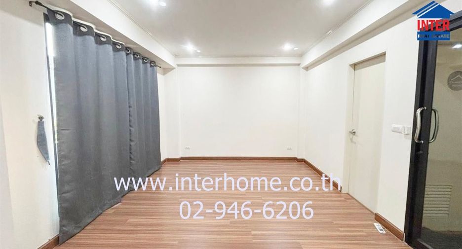 For sale 3 bed townhouse in Pak Kret, Nonthaburi