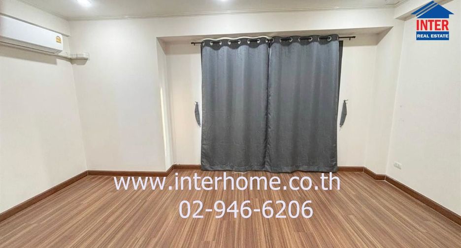 For sale 3 bed townhouse in Pak Kret, Nonthaburi