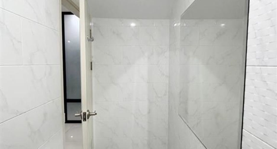 For sale 3 bed townhouse in Pak Kret, Nonthaburi