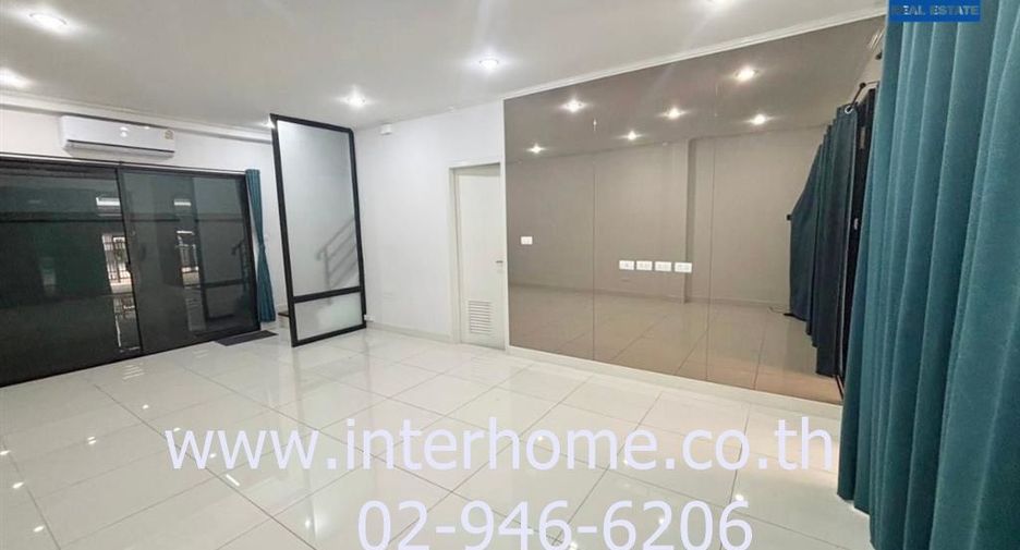 For sale 3 bed townhouse in Pak Kret, Nonthaburi