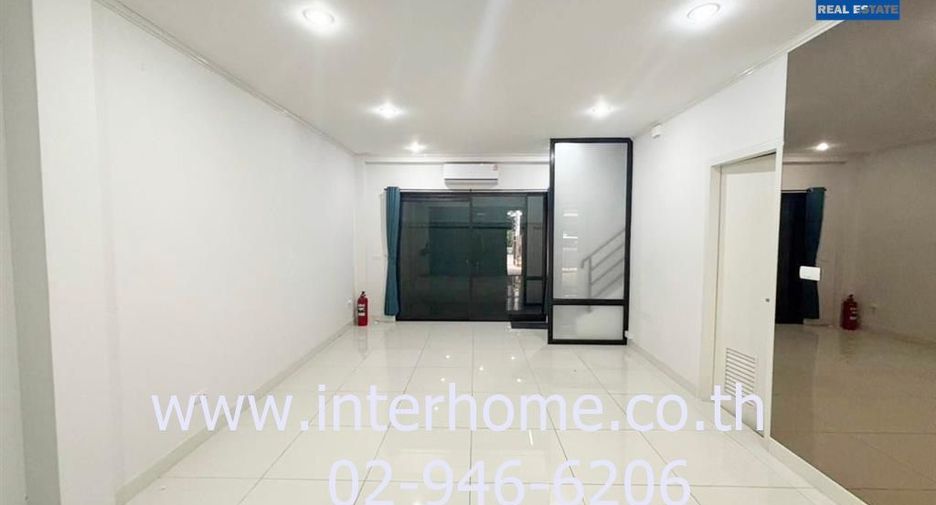 For sale 3 bed townhouse in Pak Kret, Nonthaburi