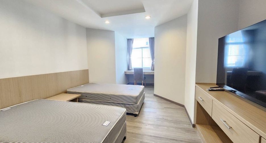 For rent 2 bedrooms apartment in Khlong Toei, Bangkok
