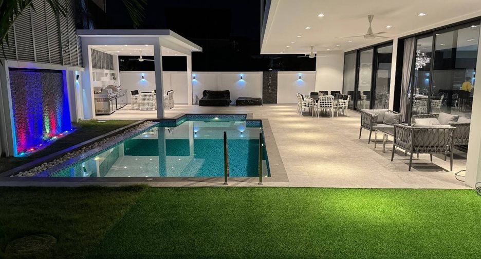 For sale 5 bedrooms house in Bang Lamung, Chonburi