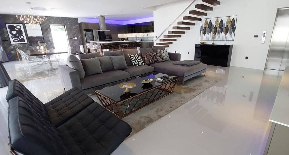 For sale 5 bedrooms house in Bang Lamung, Chonburi