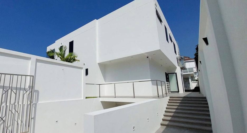 For sale 5 bedrooms house in Bang Lamung, Chonburi