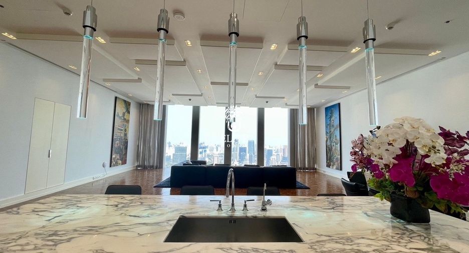 Condo en alquiler y en venta de 3 habitaciones en Sathon, Bangkok