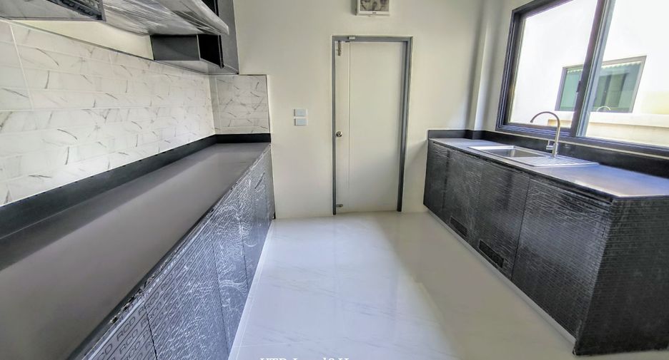 Casa en venta de 4 habitaciones en Bang Phli, Samut Prakan