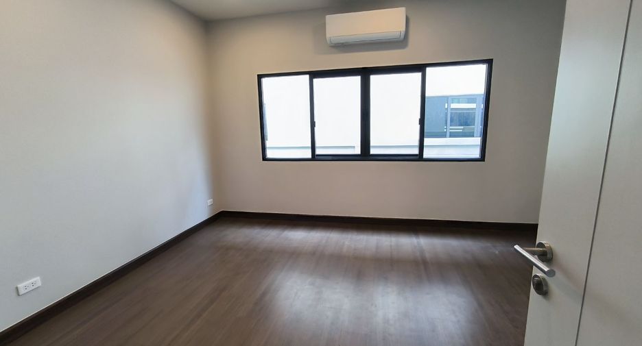 Casa en venta de 4 habitaciones en Bang Phli, Samut Prakan