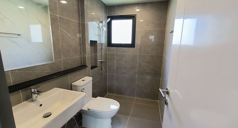 Casa en venta de 4 habitaciones en Bang Phli, Samut Prakan
