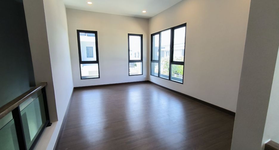 Casa en venta de 4 habitaciones en Bang Phli, Samut Prakan
