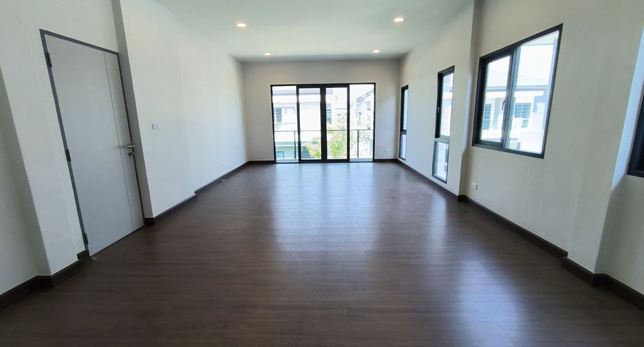 Casa en venta de 4 habitaciones en Bang Phli, Samut Prakan