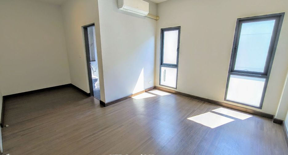 Casa en venta de 4 habitaciones en Bang Phli, Samut Prakan