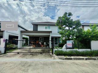 For sale 3 bedrooms house in Khlong Sam Wa, Bangkok