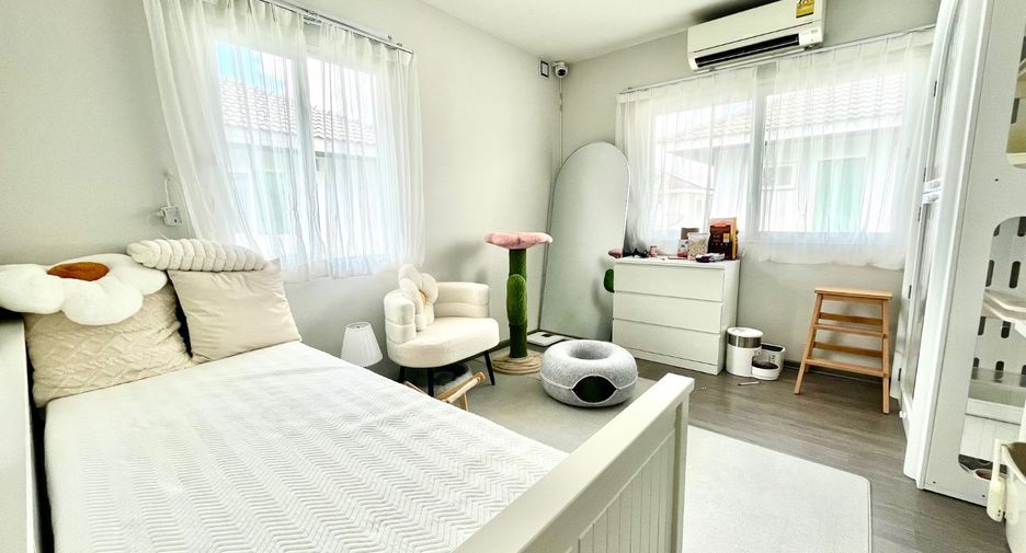 For sale 3 bedrooms house in Khlong Sam Wa, Bangkok