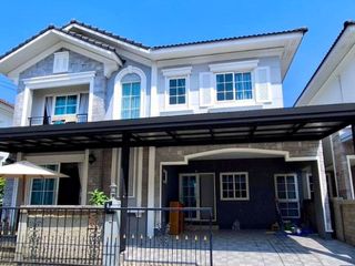 Casa en alquiler de 4 habitaciones en Bang Phli, Samut Prakan
