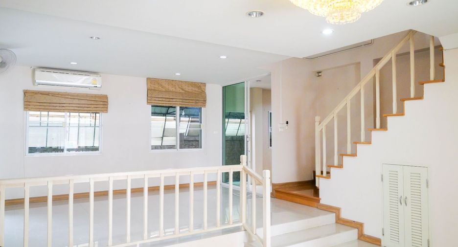 For sale 3 bed house in Mueang Nonthaburi, Nonthaburi