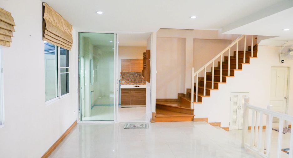 For sale 3 bed house in Mueang Nonthaburi, Nonthaburi